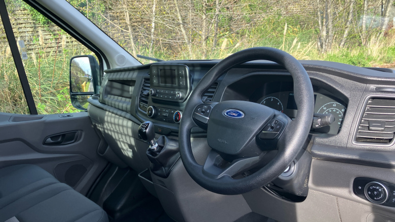 Ford Transit Chassis Cab Transit 470 L2 Diesel Rwd 2.0 EcoBlue 130ps Chassis Cab